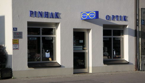 Pinhak Optik - Nahaussenaufnahme des Ladengeschäfts